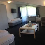 Hoehenhotel & Restaurant Kalikutt מלון אופנאו