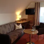 מלון Hoehenhotel & Restaurant Kalikutt 3*