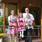 Hoehenhotel & Restaurant Kalikutt 3* אופנאו