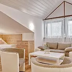 Hoehenhotel & Restaurant Kalikutt מלון אופנאו