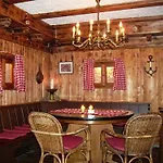 Hoehenhotel & Restaurant Kalikutt אופנאו