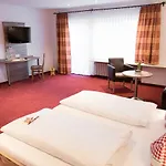 Hoehenhotel & Restaurant Kalikutt 3* אופנאו