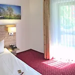 Hoehenhotel & Restaurant Kalikutt מלון