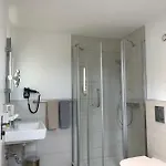 Hoehenhotel & Restaurant Kalikutt 3* אופנאו