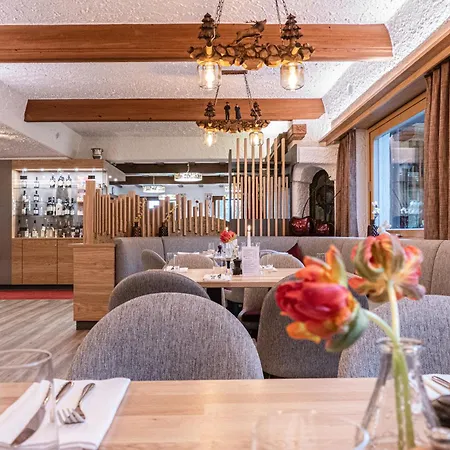 Hoehenhotel & Restaurant Kalikutt אופנאו