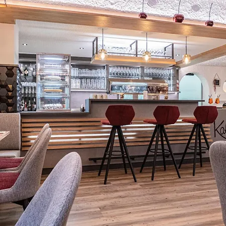 Hoehenhotel & Restaurant Kalikutt מלון אופנאו