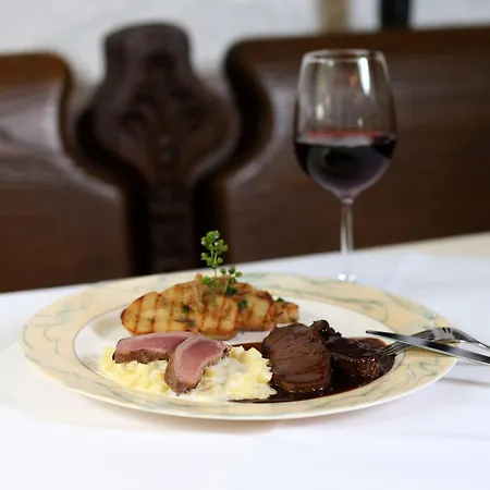 Szálloda Hoehenhotel & Restaurant Kalikutt 3*